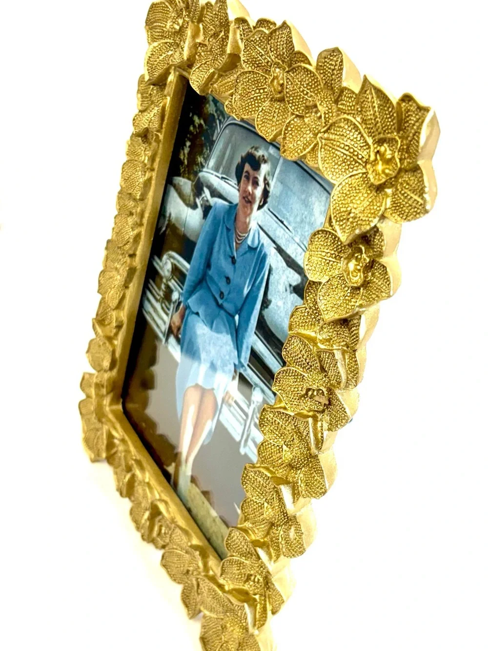 Nanette Lepore Vintage Style Picture Frame Gold Resin Orchid Design F571009